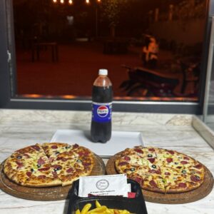 2 li orta boy karışık menü ( patates kızartması + 1 lt kola )