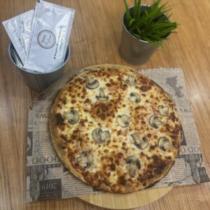 Orta Boy Mantar Sever Pizza